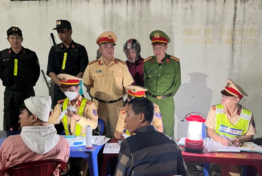 Công an huyện Kiến Thụy: Kiên quyết xử phạt các trường hợp vi phạm nồng độ cồn